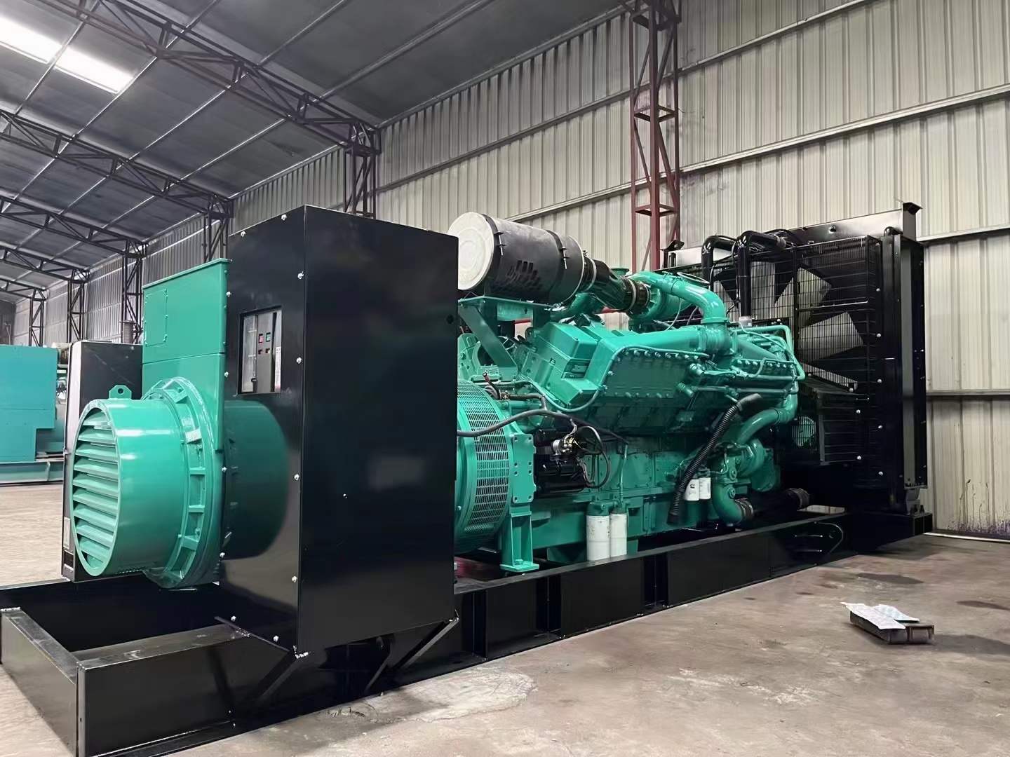 鹤山如何降低 800kW 柴油发电机输出电流的波动？